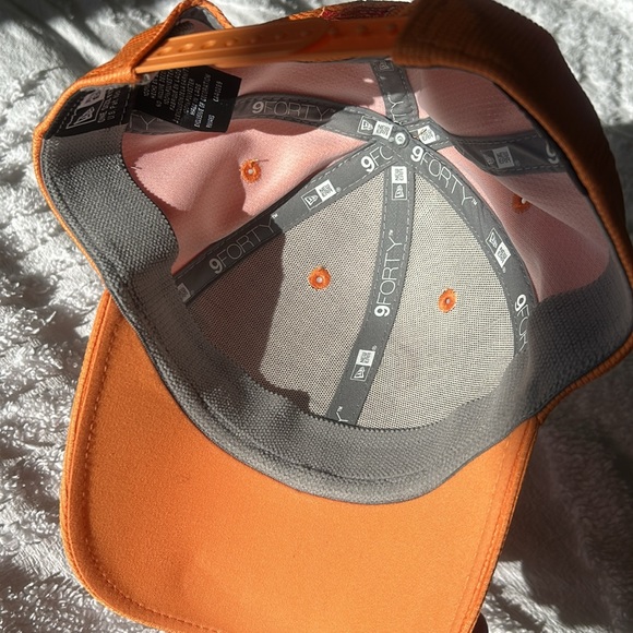 NFL Classic creamsicle Tampabay Buccaneers New Era hat with modern lines - Picture 6 of 7